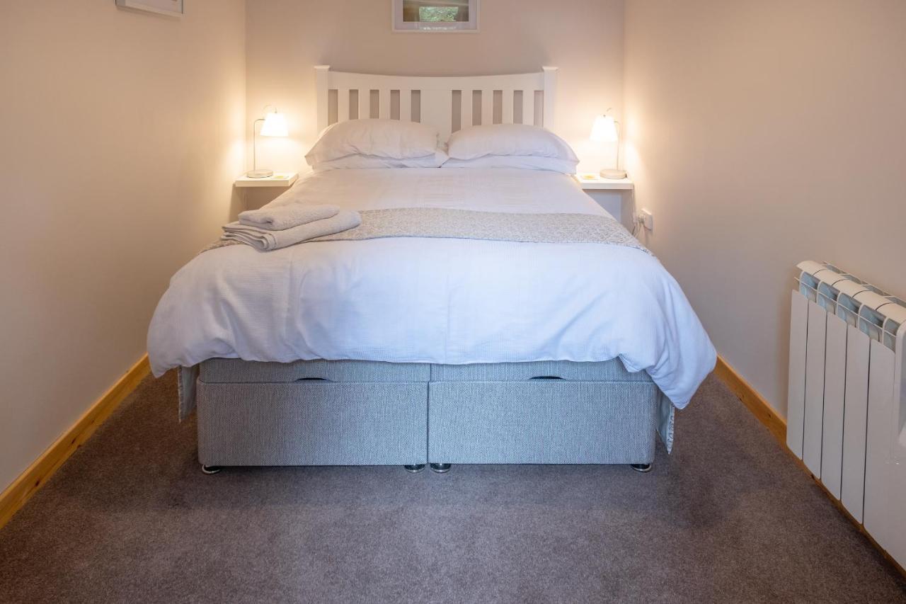 Contemporary One Bedroom Apartment Close To All Amenities In Conservation Area Tain Exterior photo